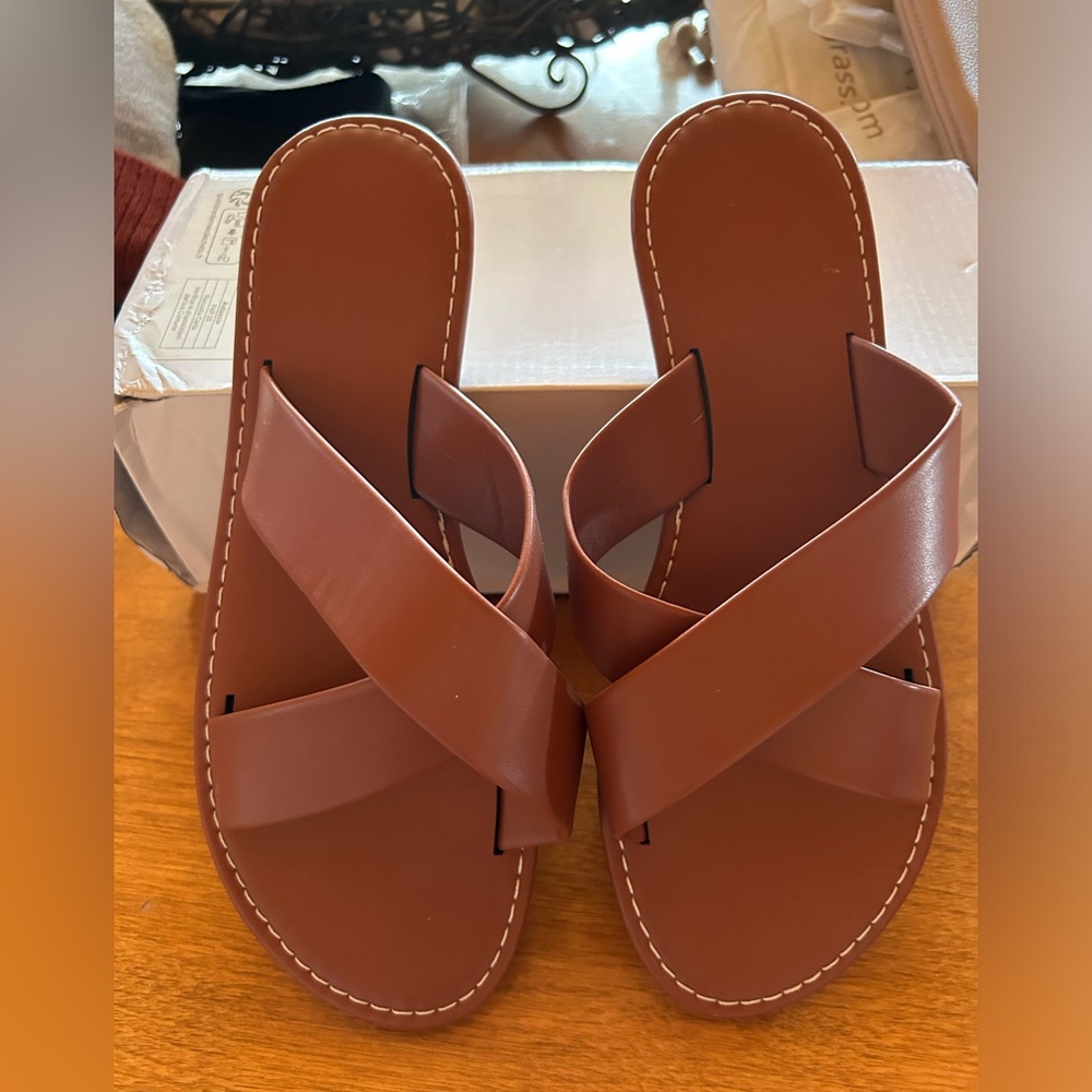 NIB women’s brown backless sandals, size 7 1/2 Wide